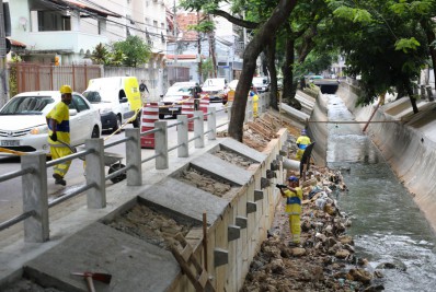 Sete canais da cidade recebem obras de recuperação