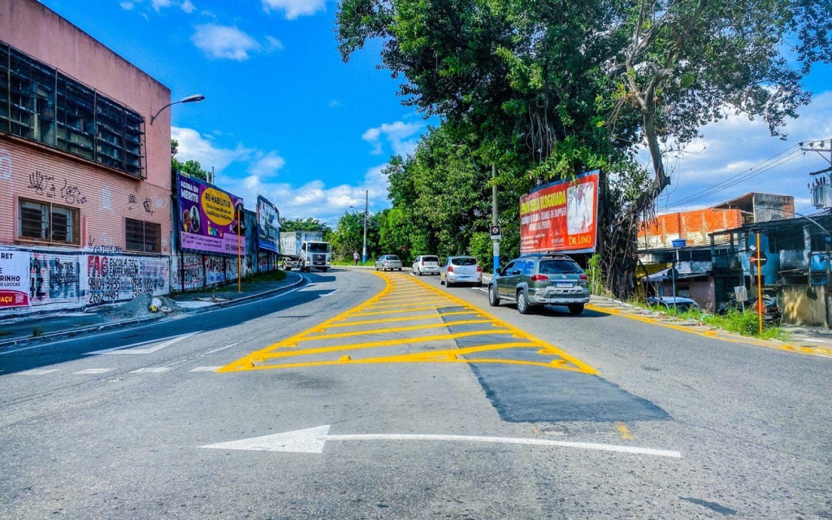 Sinalização do final da Rua São João Batista, esquina com o viaduto São João Caxias