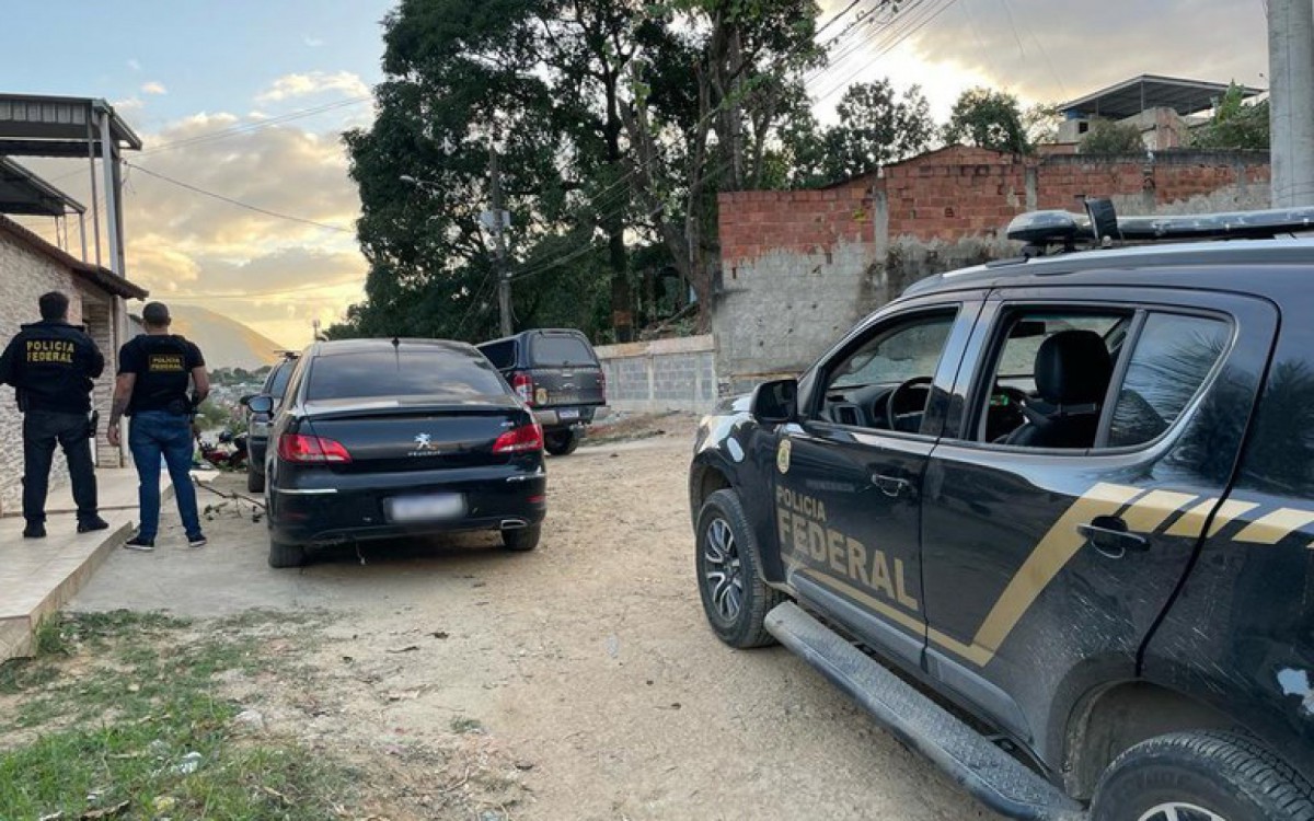 A Pol&iacute;cia Federal prendeu o homem em Belford Roxo