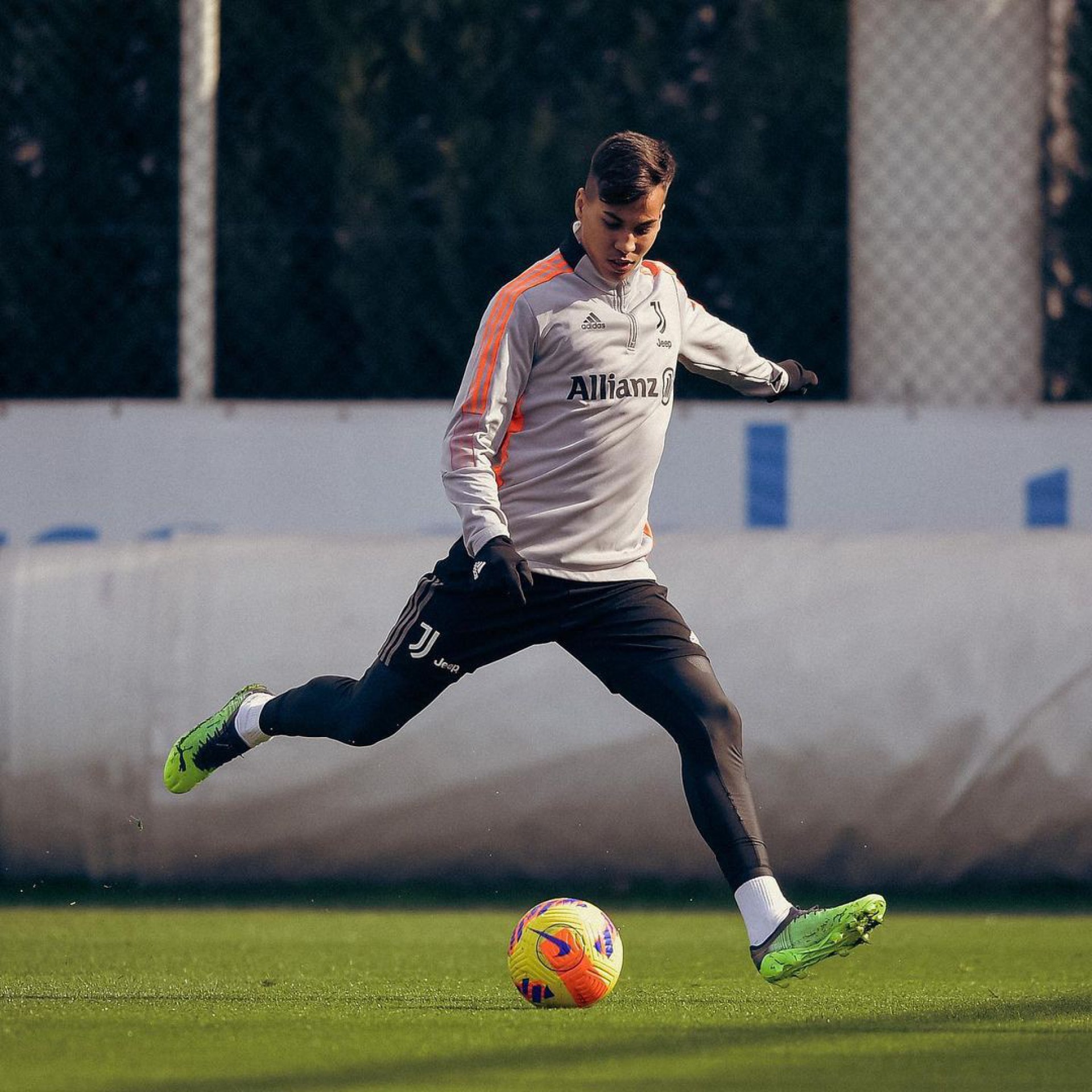 Kaio Jorge durante um treinamento da Juventus - Reprodução/Instagram Kaio Jorge