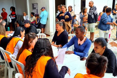 Em Angra vítimas das chuvas recebem ajuda humanitária