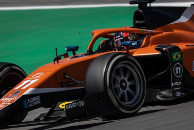 F2: Com uma largada espetacular, Felipe Drugovich vence a corrida sprint de Barcelona e assume a liderança do Mundial
