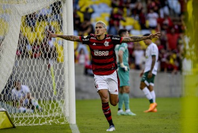 Pedro minimiza placar magro em vitória do Flamengo: 'Importante são os três pontos'