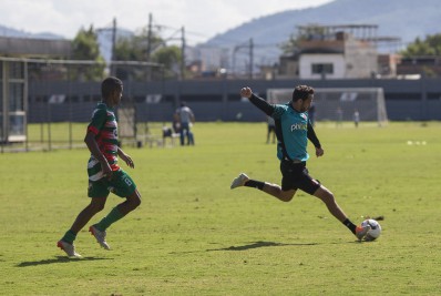 Vasco se reapresenta e goleia Porto Real em jogo treino