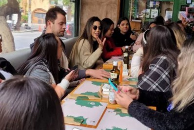 Gustavo Marsengo e Lais Caldas se encontram com fãs em São Paulo