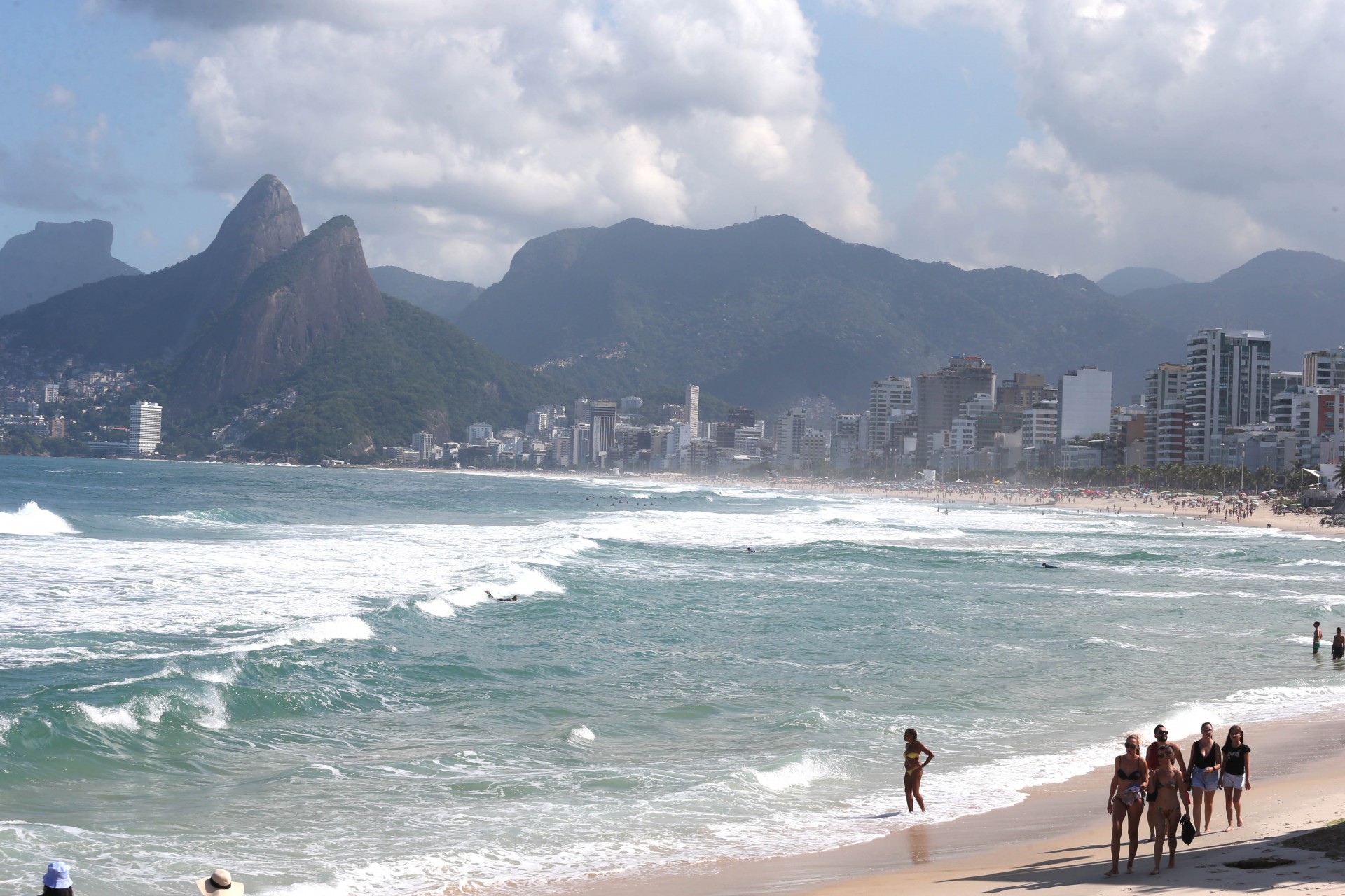 Cariocas aproveitam o s&aacute;bado de sol, apesar do frio    - Cleber Mendes/Ag&ecirc;ncia O Dia