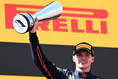 F1: Leclerc abandona e Max Verstappen garante a vitória no GP da Espanha
