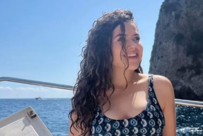Maísa comemora chegada dos 20 anos em Capri com as amigas