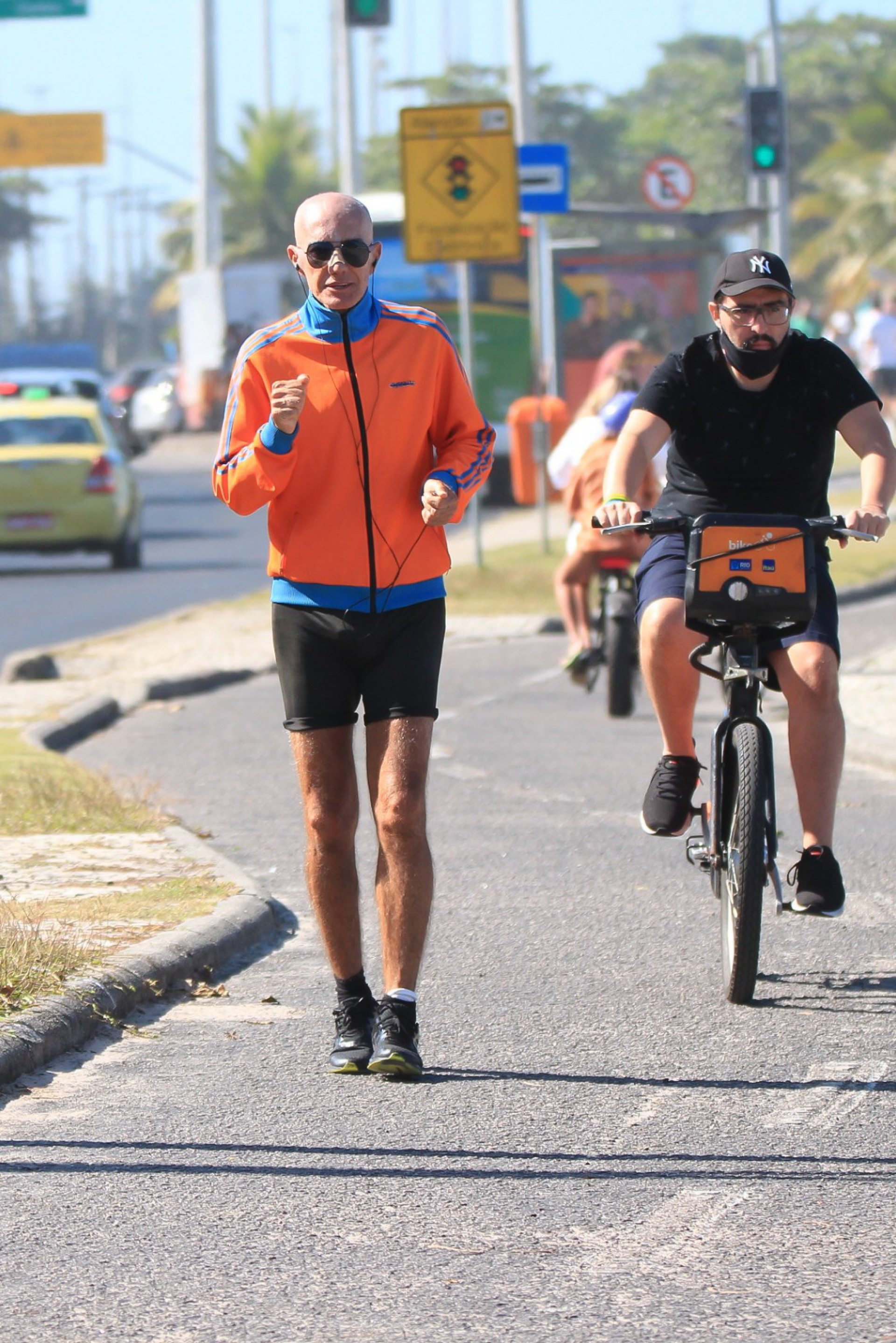 Amin Khader deu uma corridinha na orla da Barra da Tijuca - Fabricio Pioyani / Agnews