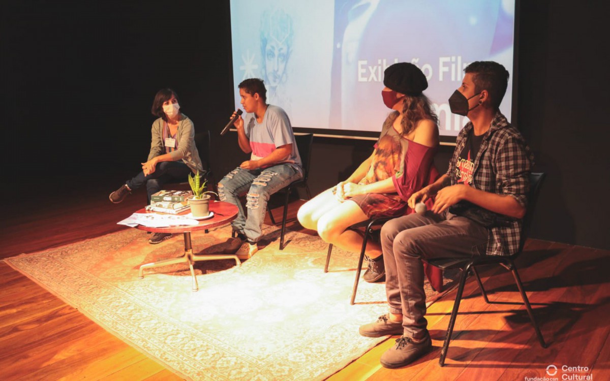 Estudantes de Volta Redonda assistiram a um filme e participaram de uma Roda de Conversa 