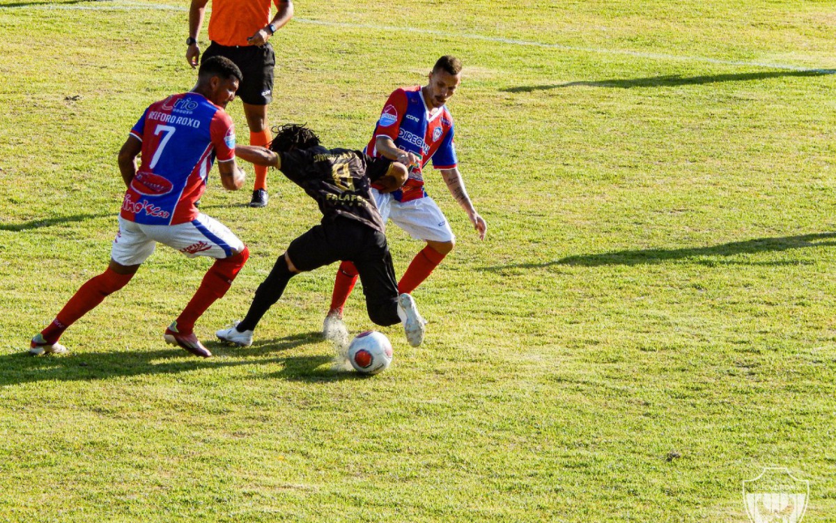 A parida foi bastante disputada no Est&aacute;dio N&eacute;lio Gomes entre o SE Belford Roxo e o Unisouza
