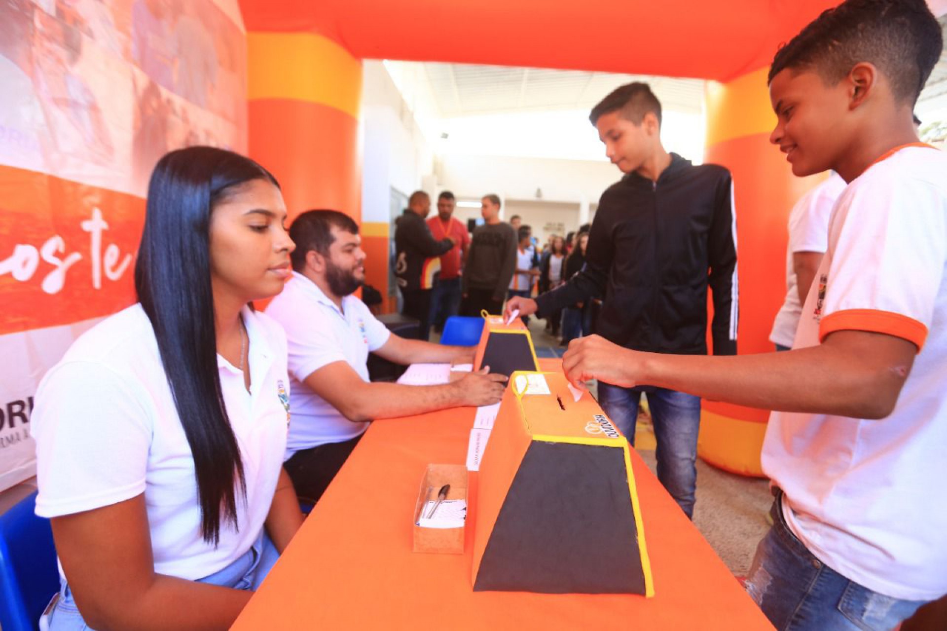 Os alunos participaram ativamente da votação para a escolha do ouvidor mirim da Escola Municipal Belford Roxo - Rafael Barreto / PMBR