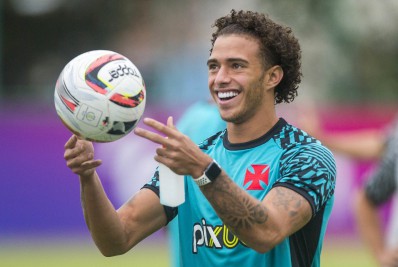 Figueiredo volta a treinar com o grupo do Vasco e deve enfrentar o Brusque pela Série B