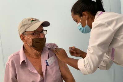 Meriti segue aplicando segunda dose de reforço em idosos com 60 anos ou mais