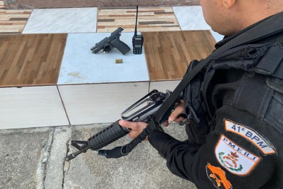 Suspeito fica ferido em confronto com PMs no Complexo da Pedreira