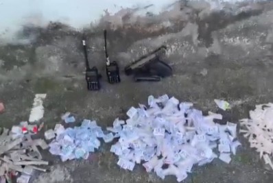 PM apreende drogas e pistola em ação com 02 bandidos presos na Ponte Azul, em Nilópolis