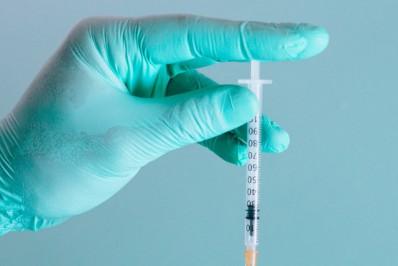 Covid-19: idosos com 60 anos poderão tomar segunda dose de reforço da vacina a partir de segunda-feira (23/5)