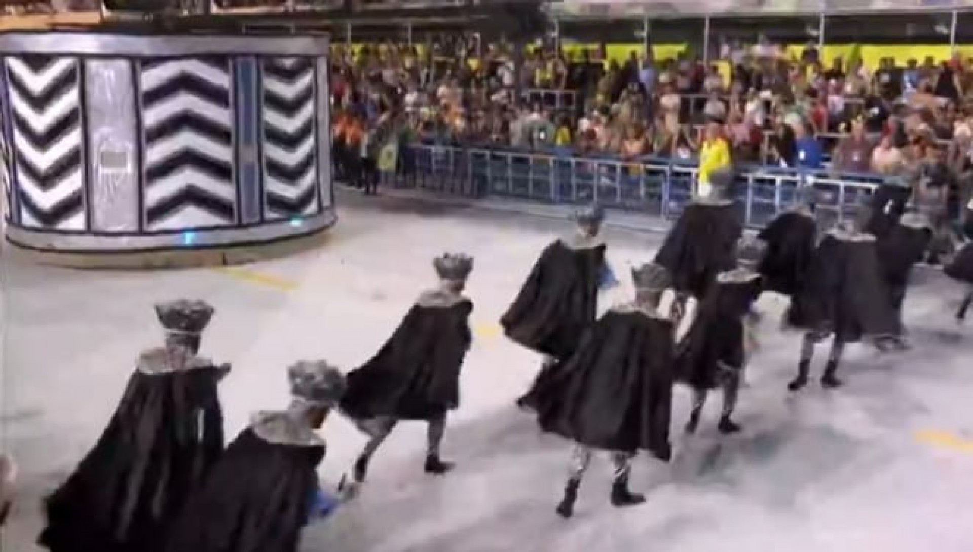 A igua&ccedil;uana Juliana est&aacute; no oitavo m&ecirc;s de gr&aacute;videz, e &eacute; formada em dan&ccedil;a desde 2007. Com especializa&ccedil;&atilde;o em jazz, sapateado, flamenco, ballet contempor&acirc;neo e afro - Divulga&ccedil;&atilde;o