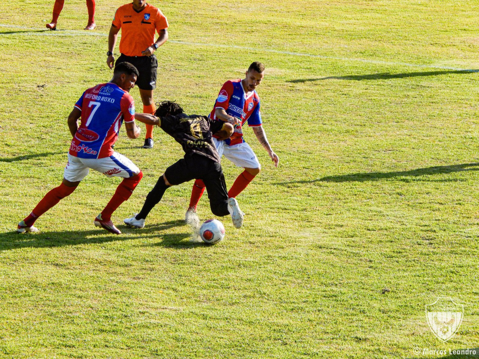 A parida foi bastante disputada no Estádio Nélio Gomes entre o SE Belford Roxo e o Unisouza - Marcos Leandro / SEBR