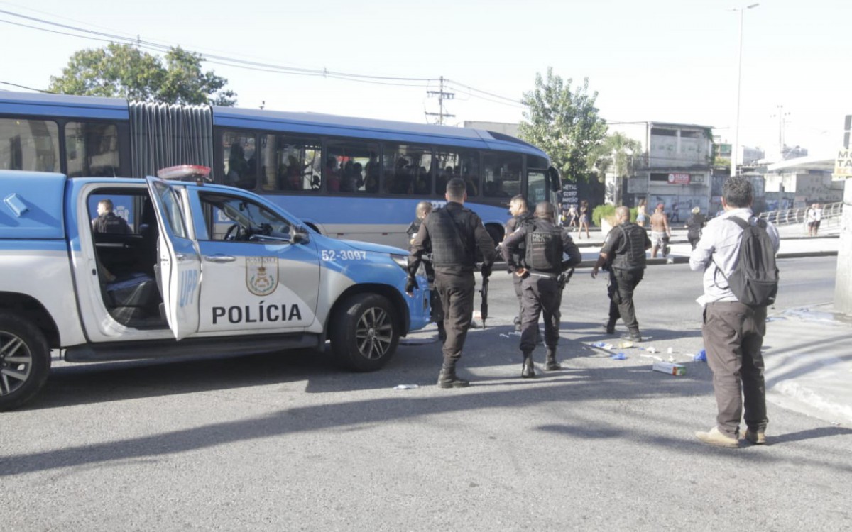 Ato acontece na porta do Hospital Estadual Get&uacute;lio Vargas e na Avenida Br&aacute;s de Pina, na Penha