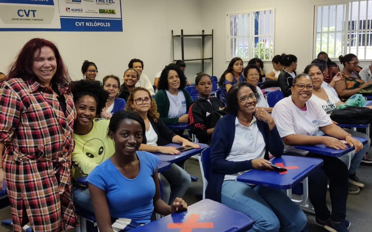 Segundo a diretora da Faetec Paiol, Nil&oacute;polis, a professora Patr&iacute;cia Monteiro, o evento est&aacute; sendo produzido com a soma de esfor&ccedil;os do governo do Estado, da diretoria, dos professores e dos alunos