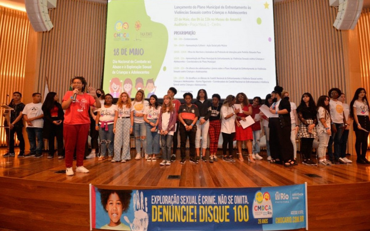 O lan&ccedil;amento contou com apresenta&ccedil;&atilde;o teatral de jovens compartilhando sua vis&atilde;o sobre cada um dos eixos do Plano. Respons&aacute;veis da Secretaria de Desenvolvimento Social de Nil&oacute;polis, Conselho Tutelar, CMDCA, CRAS, CREAS, Casa da 3&ordf; Idade, Abrigo e Casa da Mulher Nilopolitana marcaram presen&ccedil;a no evento