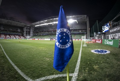 Cruzeiro e Grêmio são denunciados no STJD por cânticos discriminatórios
