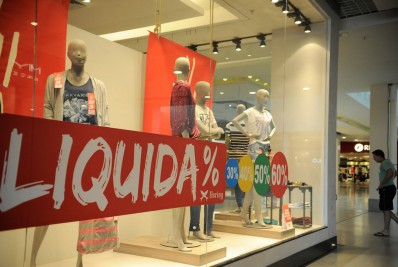 Intenção de consumo das famílias brasileiras cresce pelo quinto mês seguido