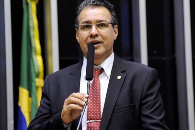 Deputados pedem a Tarcísio e Nunes que barrem recursos para Vai-Vai em 2025