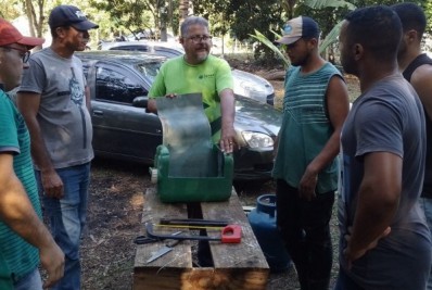 Treinamento em parceria capacita interessado em se aperfeiçoar na avicultura de postura