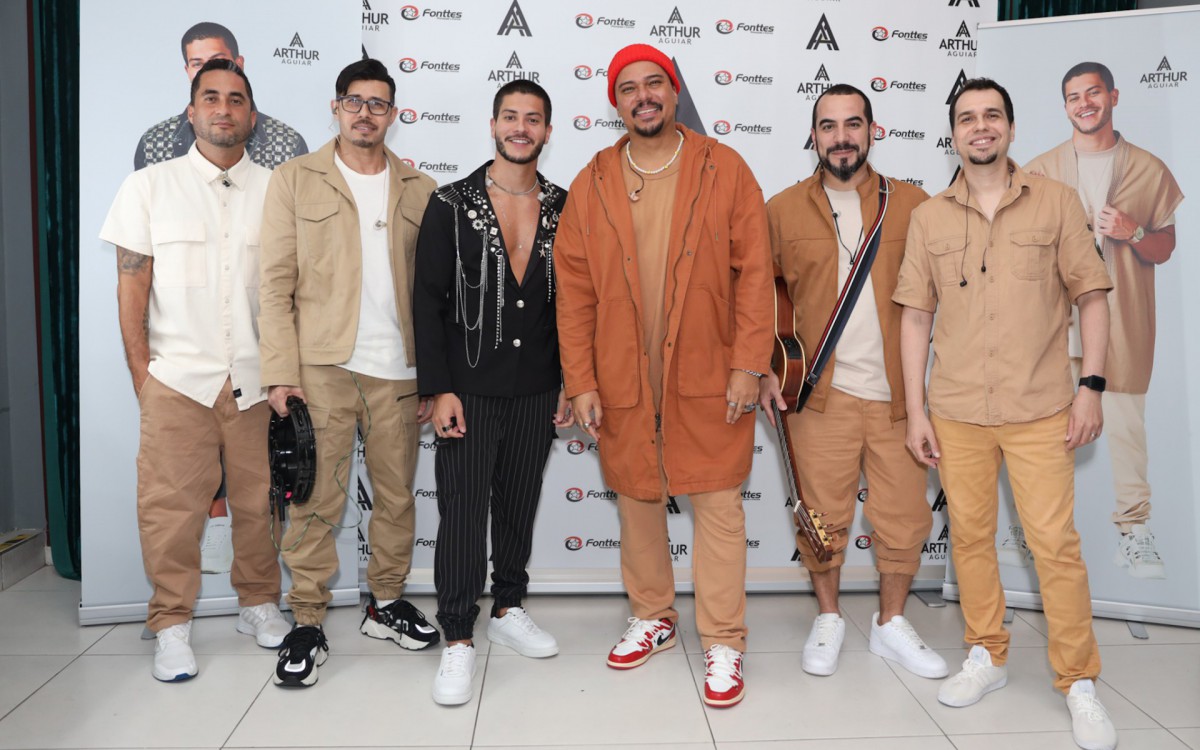 Arthur Aguiar e Sorriso Maroto gravam projeto especial