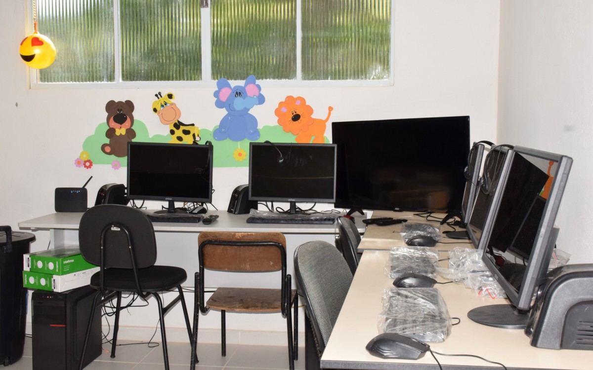 Laboratórios já foram montados em 6 das 18 escolas municipais  - Divulgação