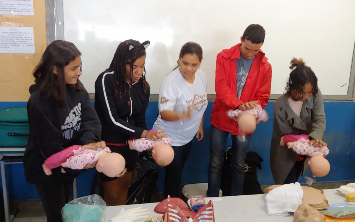 O projeto busca instruir alunos e profissionais para lidar com situa&ccedil;&otilde;es emergenciais