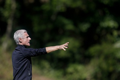 Botafogo pode ter retorno de meia-atacante para partida contra Coritiba pelo Brasileirão