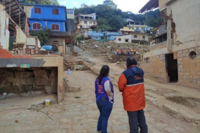 Força-tarefa da Defesa Civil reavaliará mais de 800 interdições no Vila Felipe