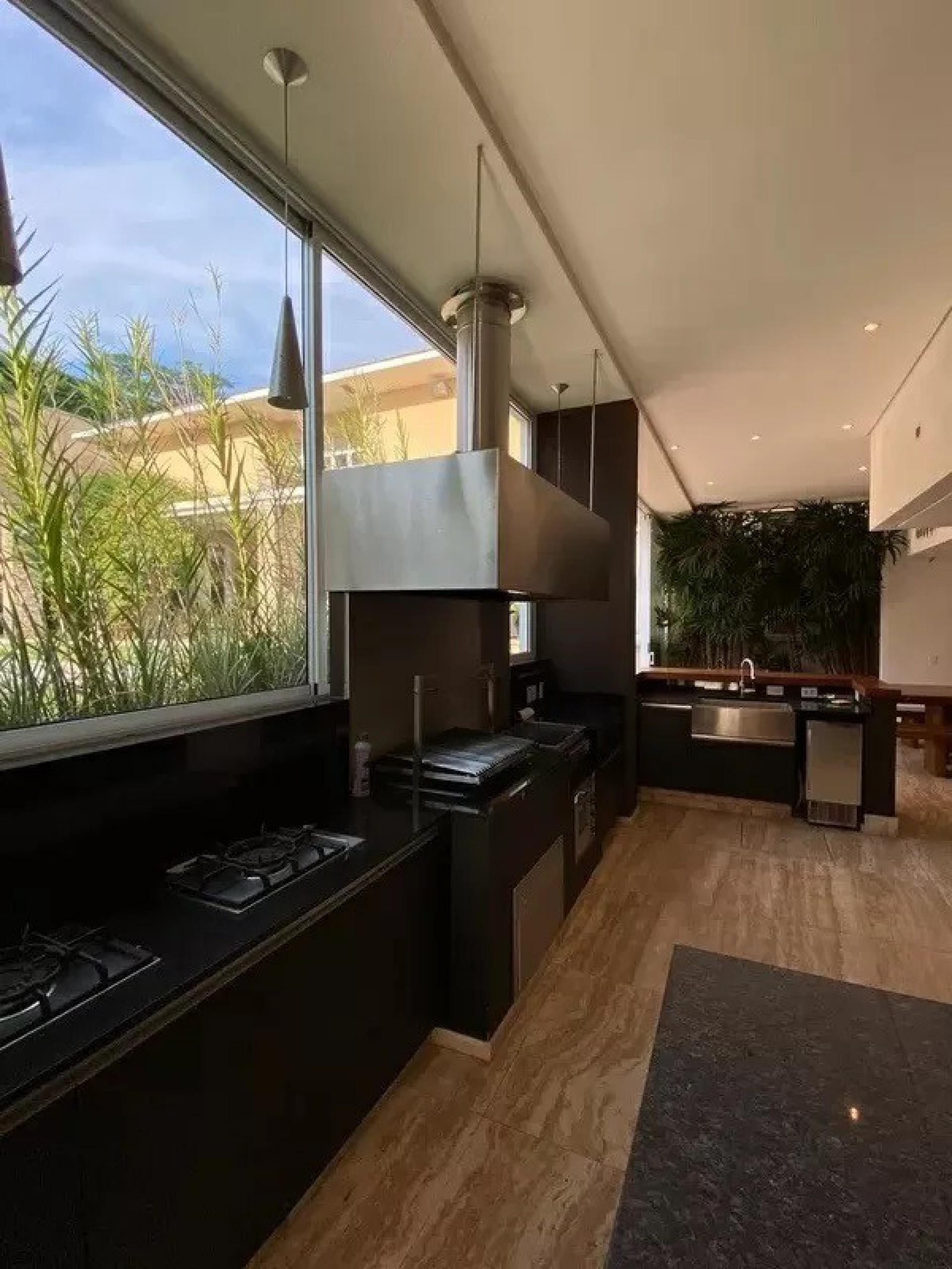 Ex-marido de Wanessa Camargo compra mansão de R$ 12 milhões em Alphaville - Divulgação