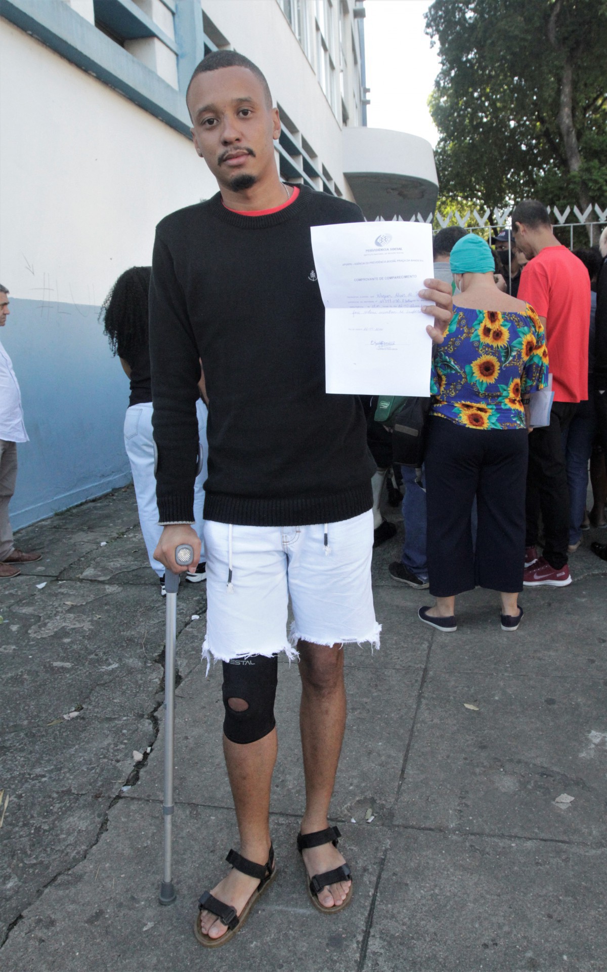Posto do INSS da Pra&ccedil;a da Bandeira, estava fechado por causa de furto de cabos, nesta quinta feira (26), na foto Wagner Alves de Souza.