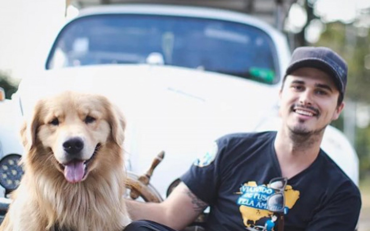 Jesse viajava com o seu cãozinho pelas Américas desde 2017 - Reprodução