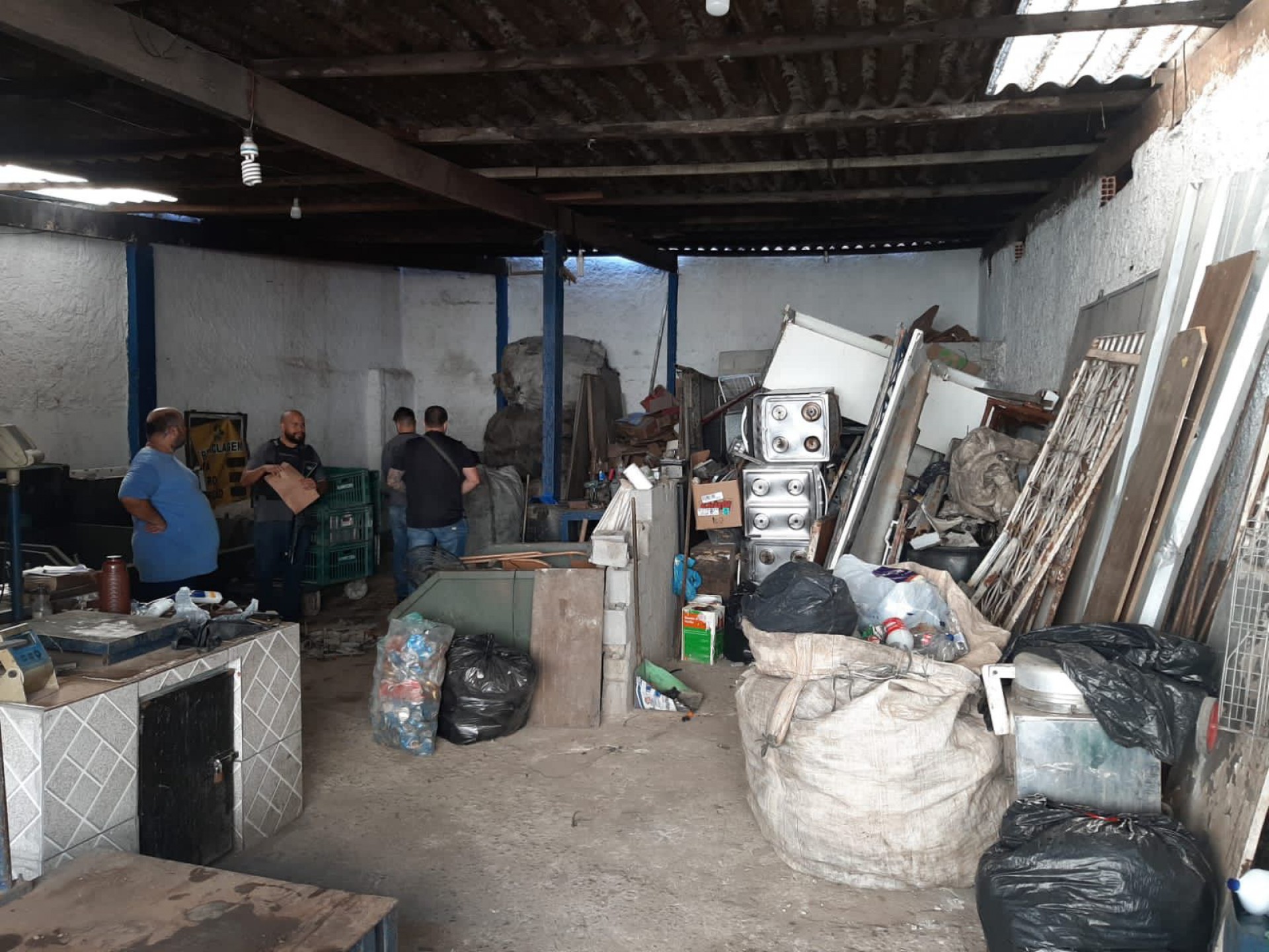 Cinco estabelecimentos foram interditados  - Divulgação