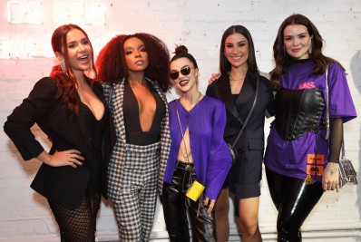 Manu Gavassi se reúne com outros ex-BBBs durante lançamento em SP