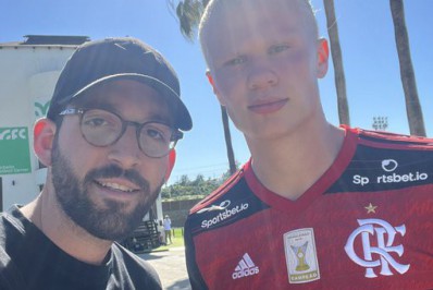 Haaland aparece com camisa do Flamengo e leva torcedores à loucura: 'Cavando vaga'