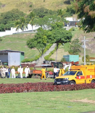 O corpo de Fernanda Carvalho Cabral, enteada Cintia Mariano Dias Cabral, suspeita de envenenar os enteados, foi exumado nesta quinta-feira  - Sandro Vox/Agência O Dia
