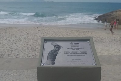 Escritor Millôr Fernandes ganha placa no Arpoador