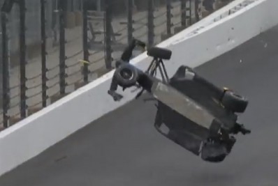 Incrível! Carro decola durante treino das 500 milhas de Indianápolis