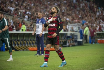 Gabigol recebe o terceiro cartão amarelo e desfalcará o Flamengo