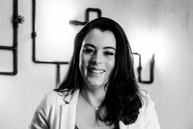 Minha TV queimou após uma queda de energia. E agora?