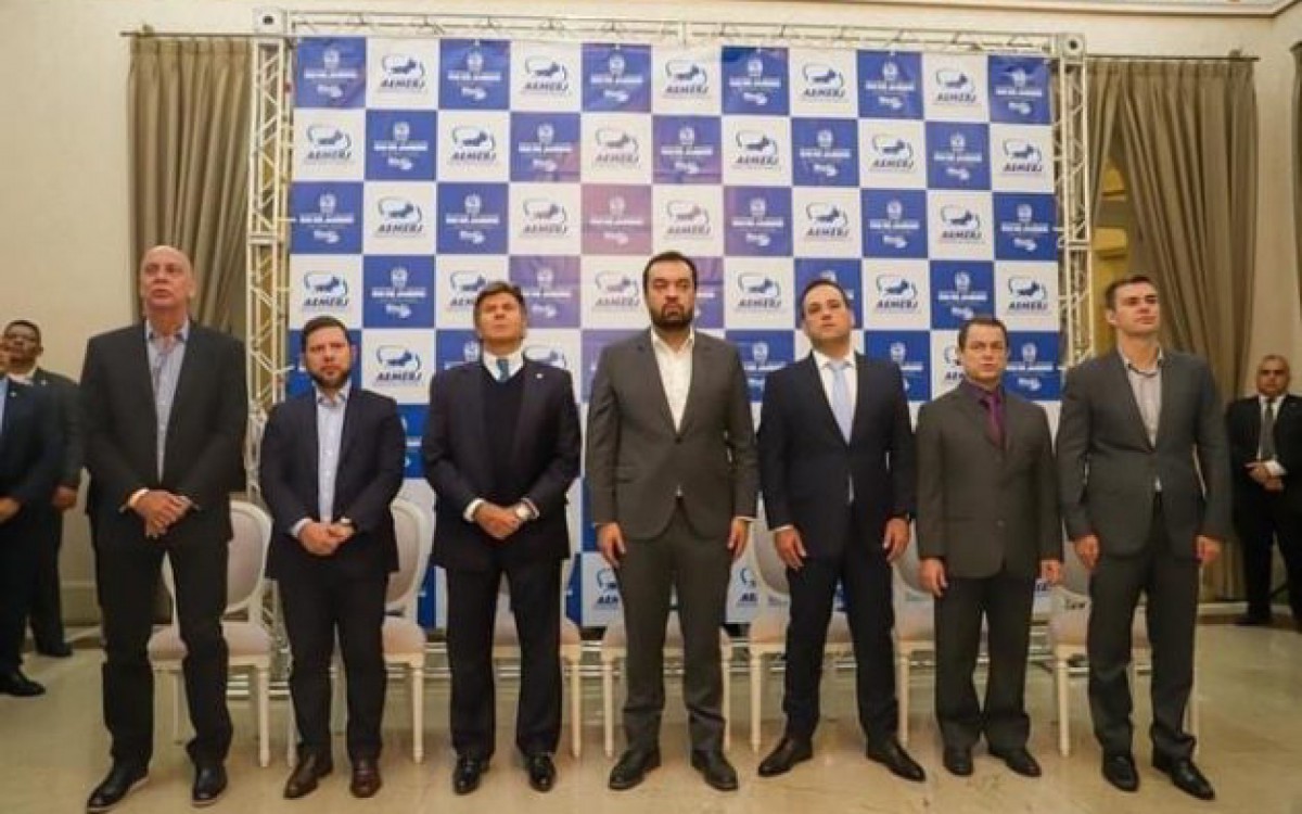 Prefeito de B&uacute;zios &eacute; empossado como vice-presidente da associa&ccedil;&atilde;o de munic&iacute;pios do RJ