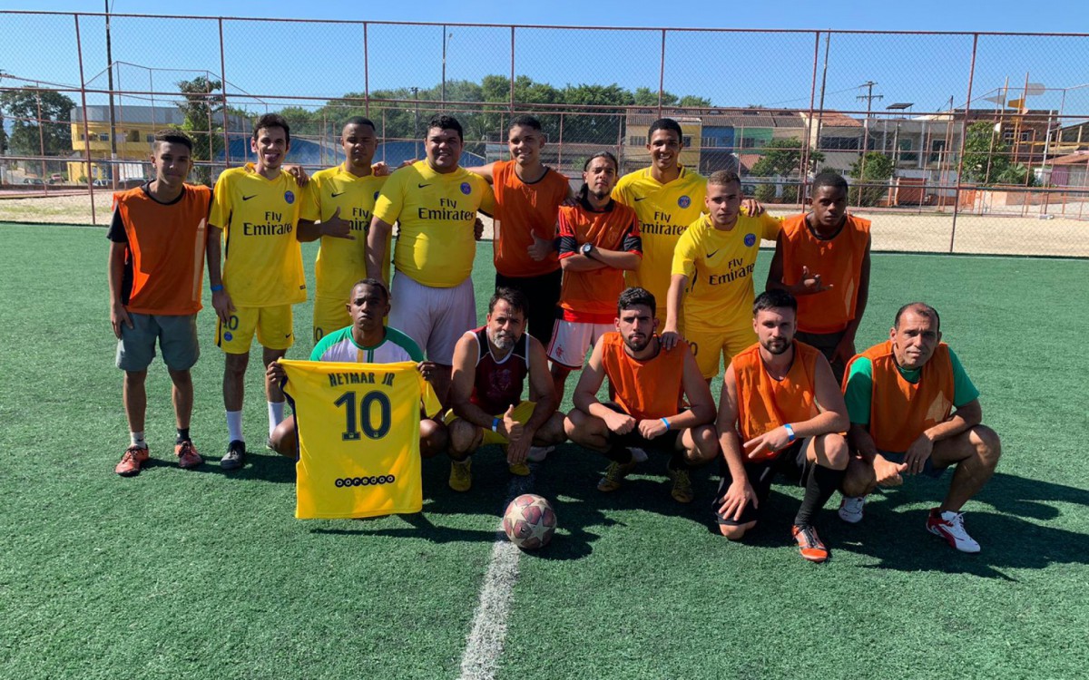 Futebol tamb&eacute;m ficou animado na Vila Ol&iacute;mpica