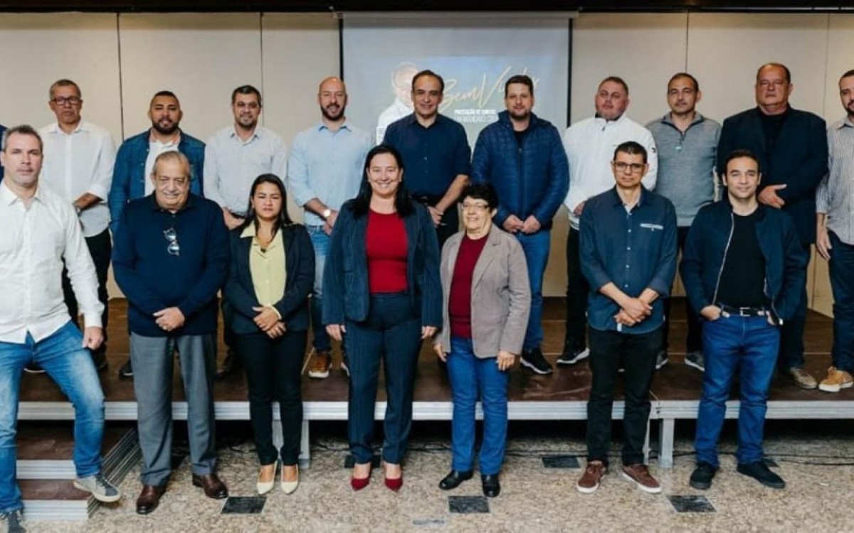 Prefeito Vinicius Claussen recebe vereadores e prefeitos do Estado do Rio em reuni&atilde;o com Deputado Federal Hugo Leal