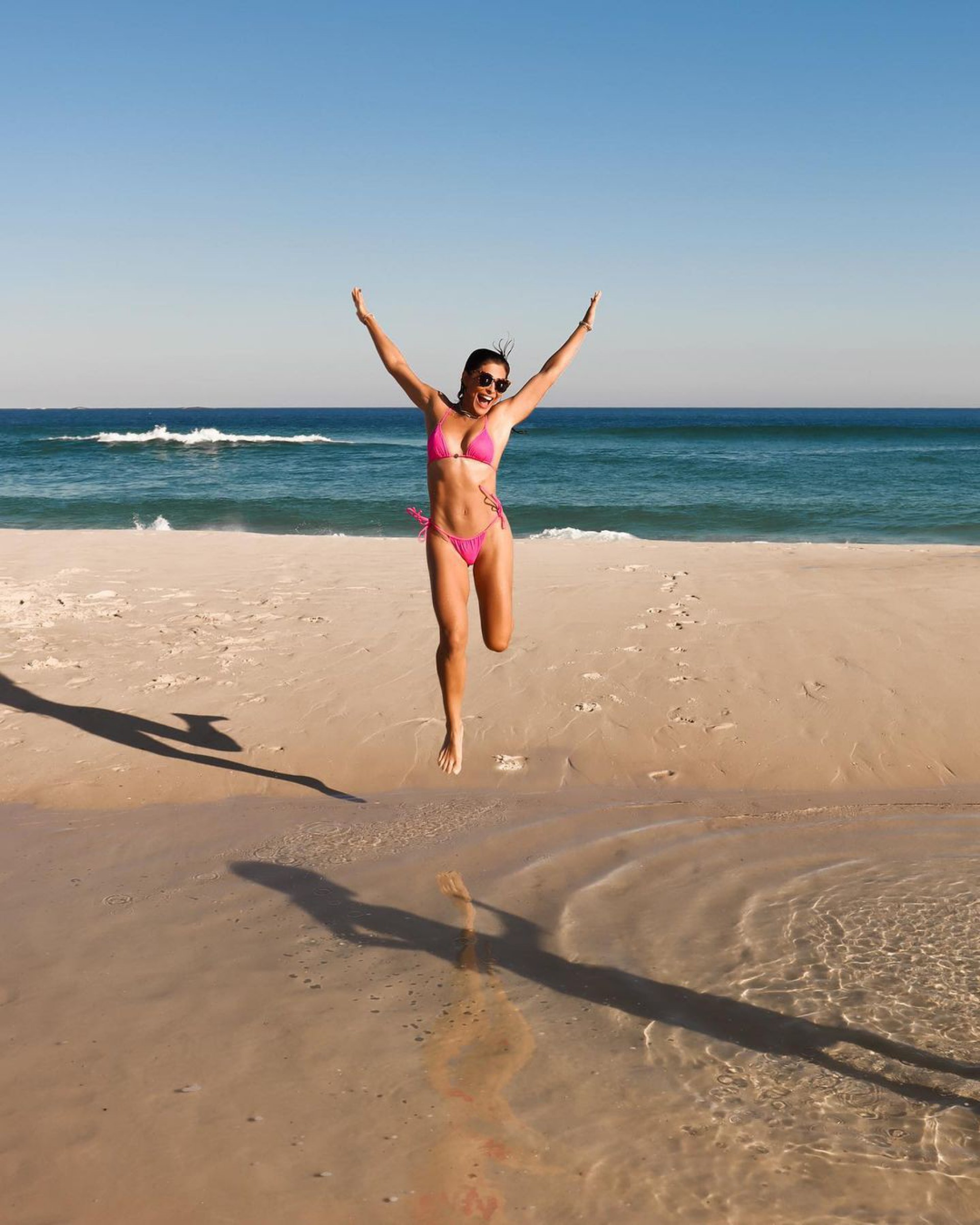 Juliana Paes posta fotos de dia na praia com a família - Reprodução/Instagram